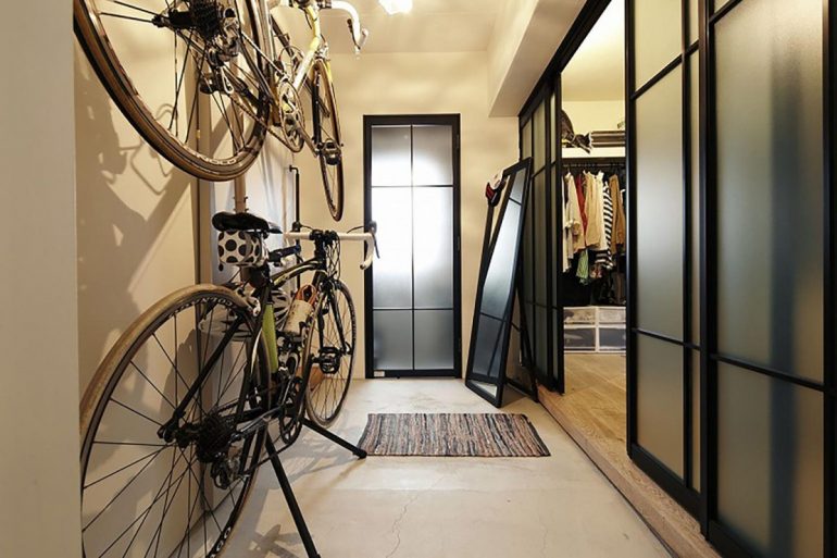 自転車とバルコニー
