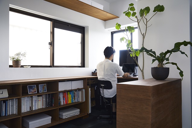 「働く」と「住む」と斜めの壁